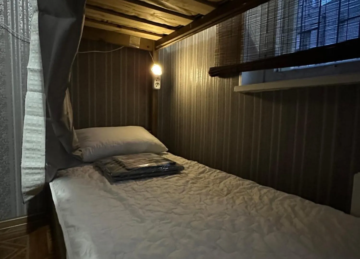 Ararat-Poznyaki Hostel Kiev