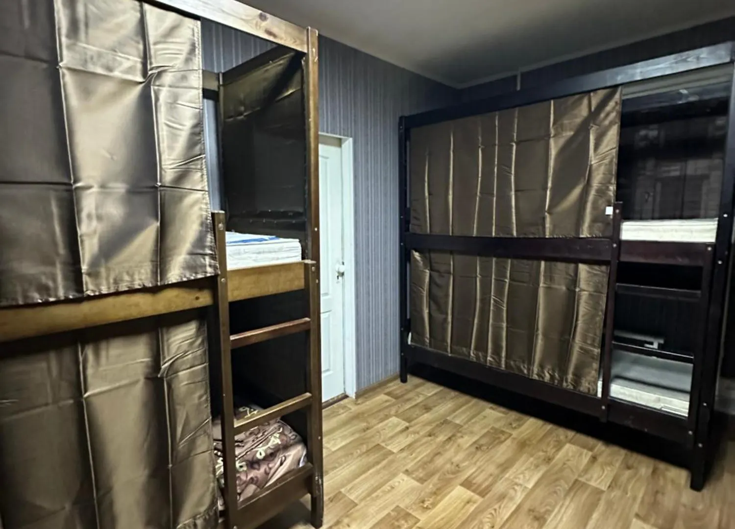 Ararat-Poznyaki Hostel Kiev