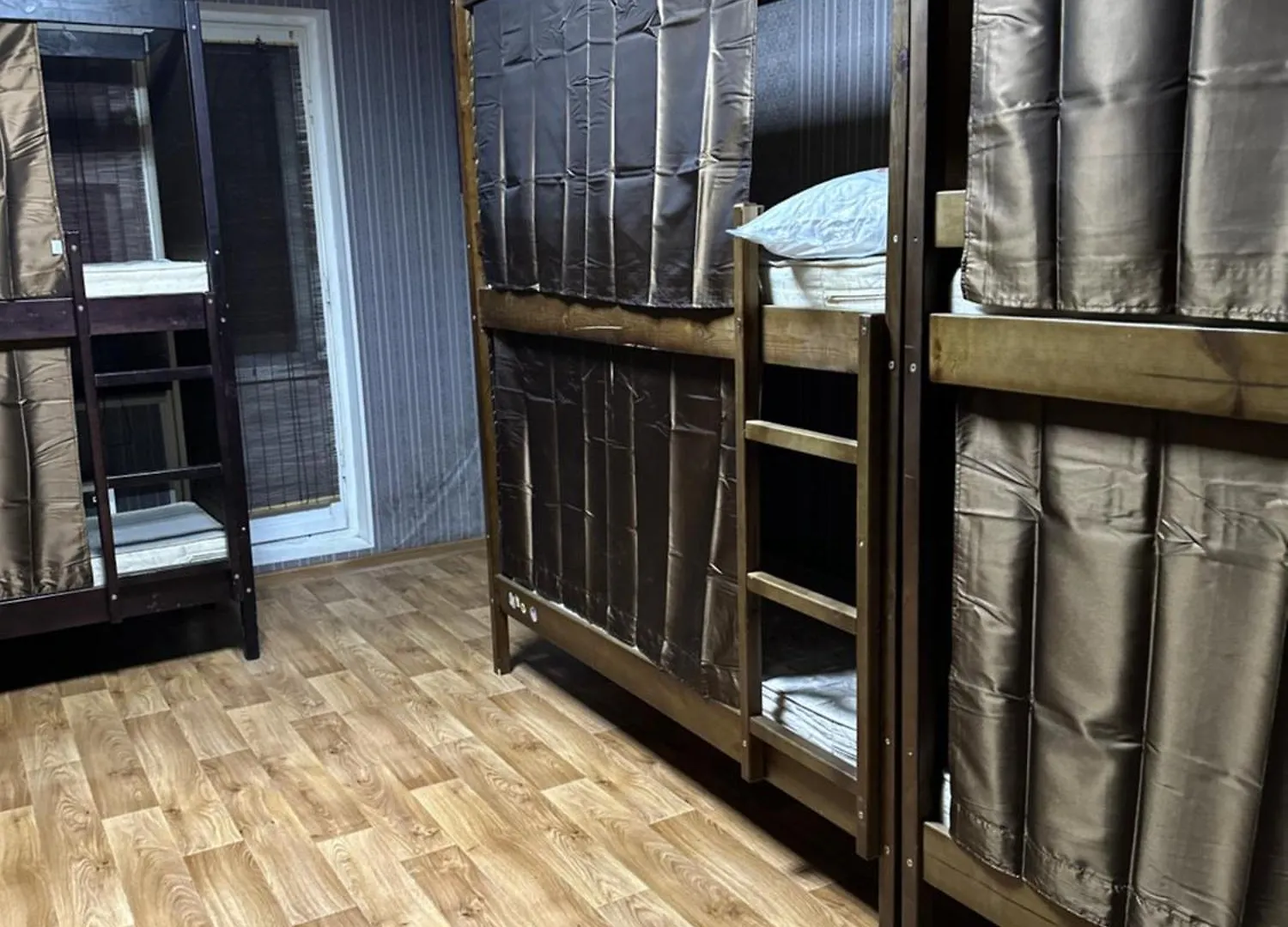 Ararat-Poznyaki Hostel Kiev 0*,