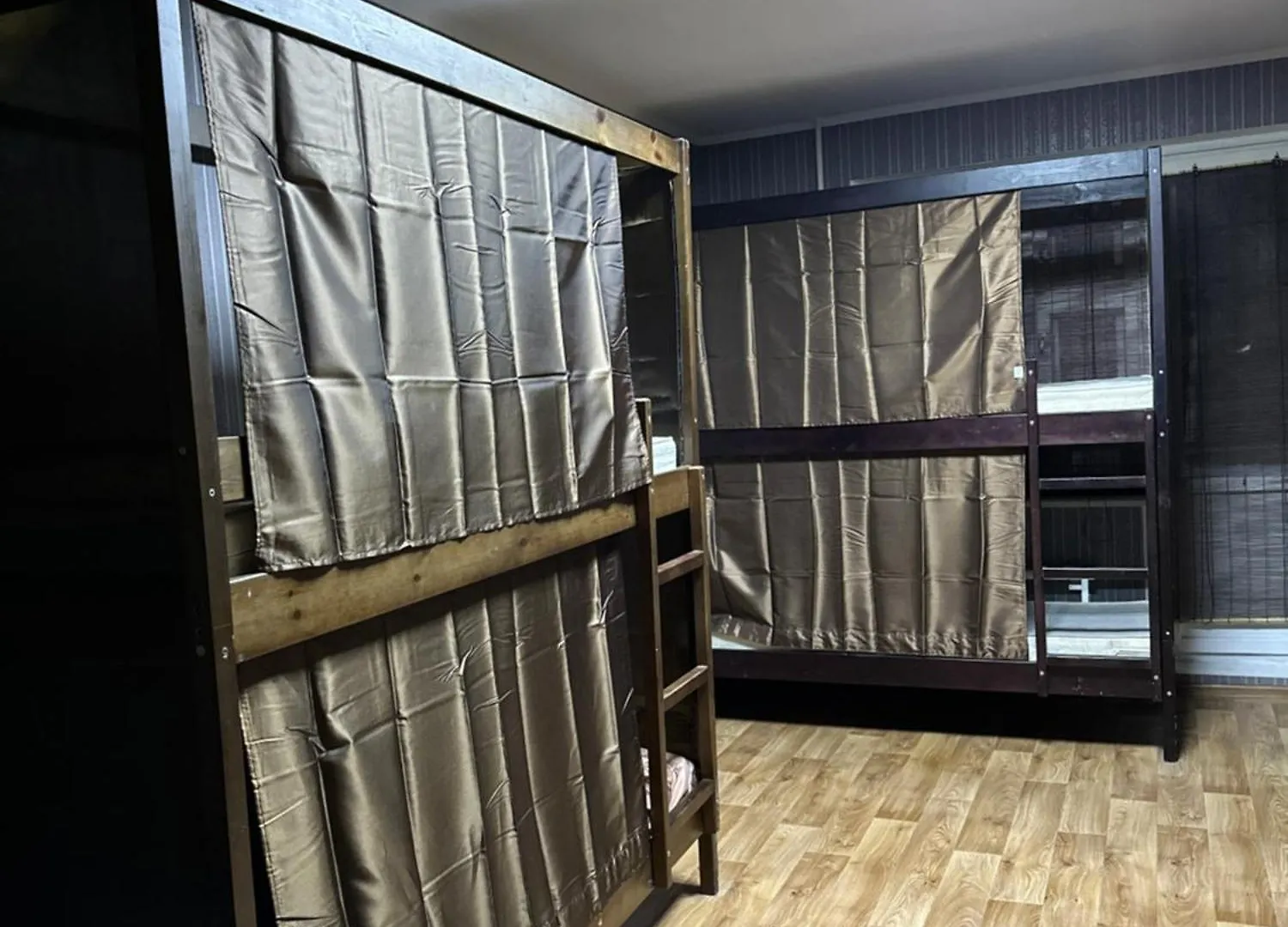 Ararat-Poznyaki Hostel Kiev